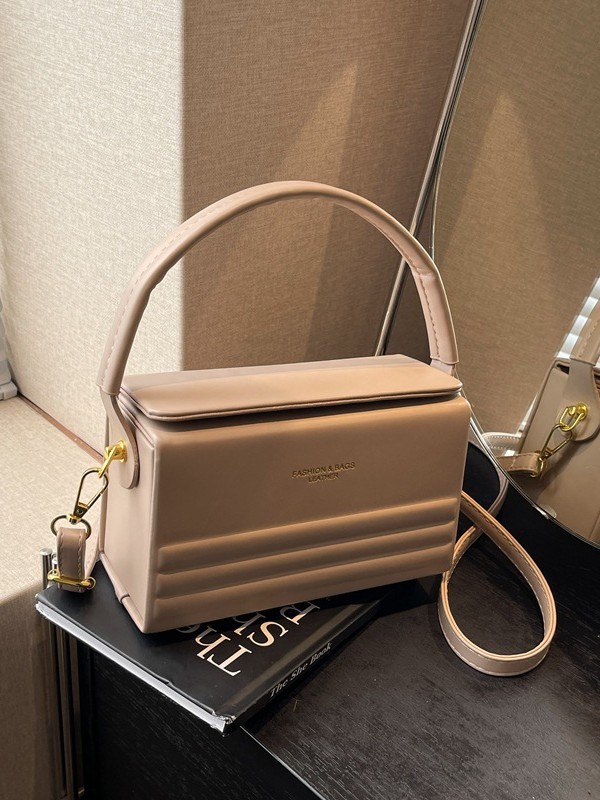 Bolso mujer 2025 nueva caja portátil pequeña bolsa cuadrada comercio exterior transfronterizo pequeño libro rojo estilo caliente bolso de mensajero de un solo hombro de alta gama