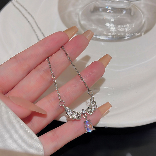 Love Necklace Women's Light Luxury Niche Micro-Inlaid Zircon Necklace Clavicle Chain Versatile Temperament Necklace Wholesale