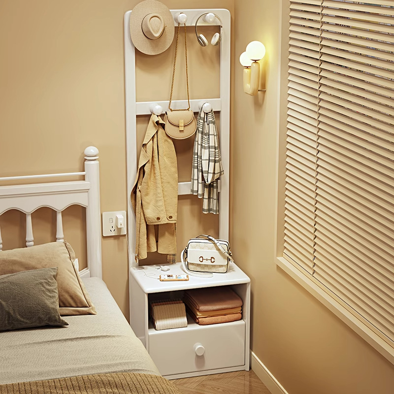 모든 단단한 나무 침대 옆 테이블, 옷걸이, 작은 가정용 침실 침대 옆 수납 캐비닛, 옷걸이 위의 수납 선반