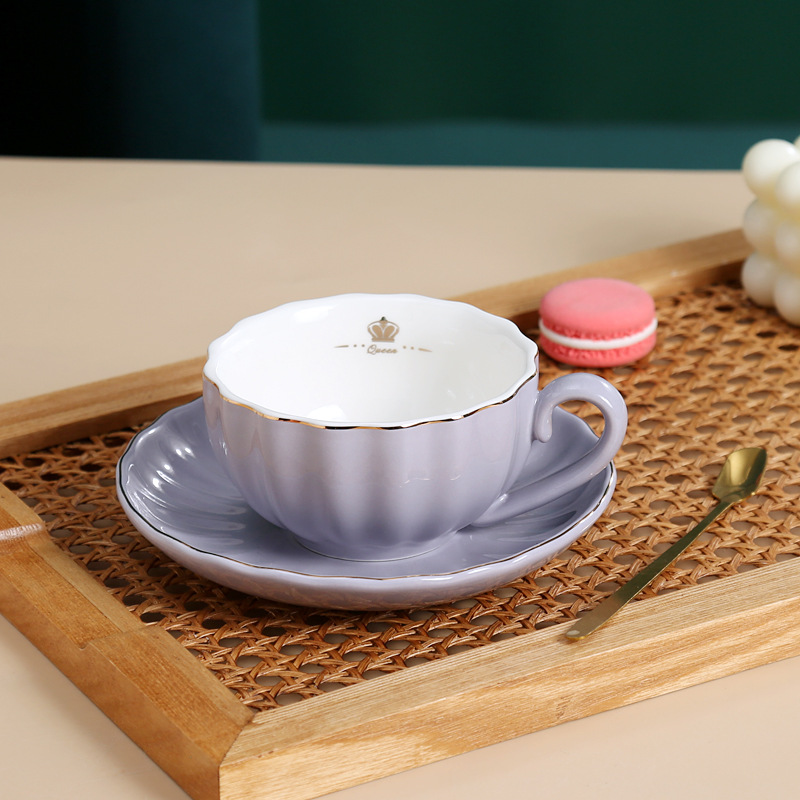 Estilo europeo retro hueso bajo China borde dorado calabaza taza de café y platillo taza de té de cerámica de estilo europeo traje taza de té de gama alta