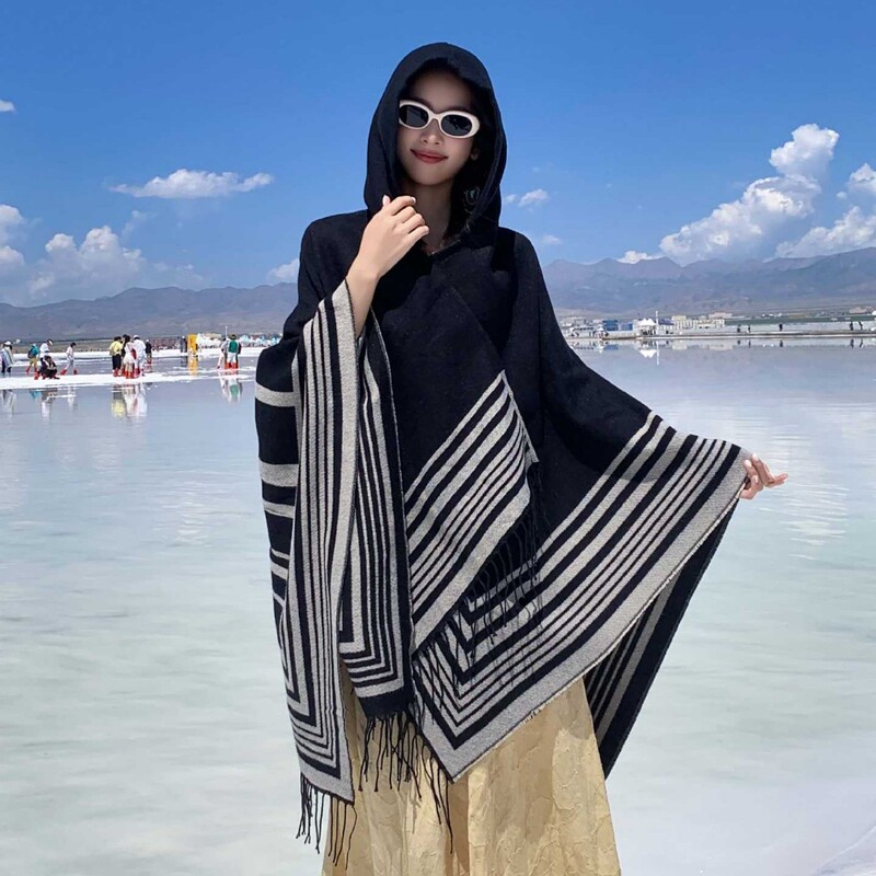 Qinghai Xizang Yunnan Travel Cape for Women, Autumn and Winter Thickened Ethnic Style Photo Shoot Oversized Slit Shawl