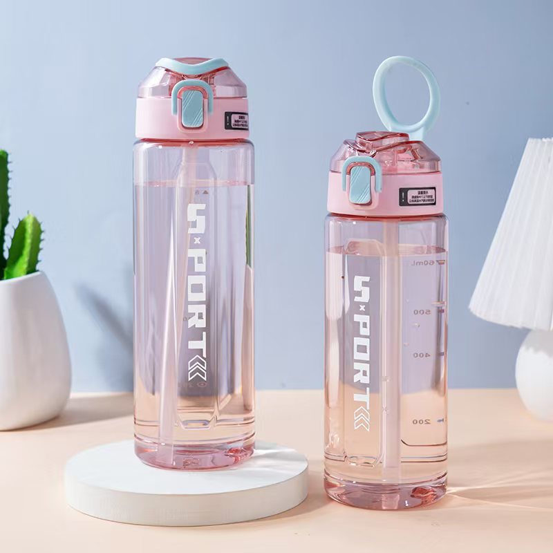 Yitong2024 nuevos estudiantes tazas de agua deportivas de plástico portátiles de gran capacidad estudiantes tazas de agua de plástico al aire libre al por mayor