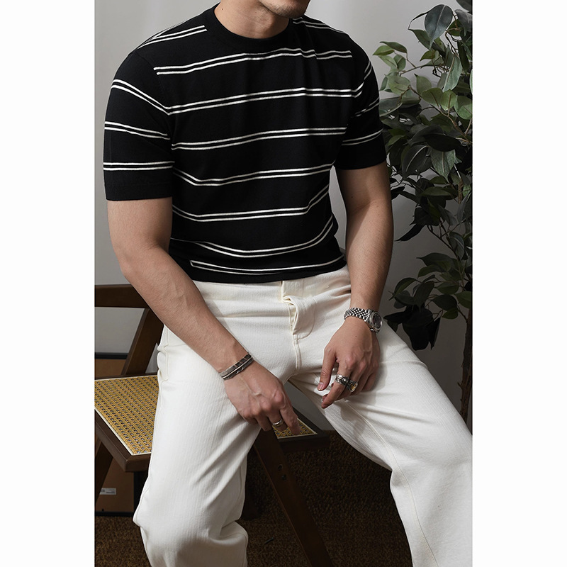 Verano nuevo estilo a rayas suéter de manga corta hombres retro delgado negocio hielo seda transpirable camiseta comercio exterior transfronterizo al por mayor