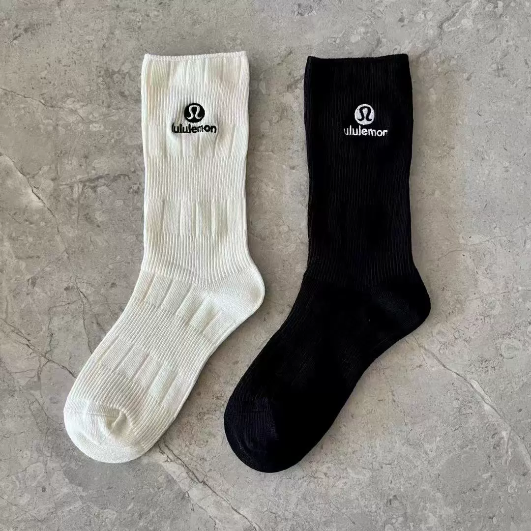 Новые женские носки Lululemon с двойной строчкой, вышивкой, впитывающие, средняя и высокая трубка хлопковые носки, собранные
