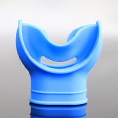 A disposable solid color silicone bite mouthpiece for diving accessories, compatible with deep diving regulators and water equipment silicone bite mouthpieces.