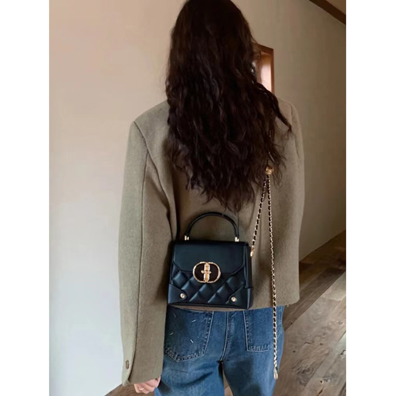 Elegant Symphony 2023 New Small Square Women's Premium Handheld Box Western Chain Crossbody Bag_voghion.com