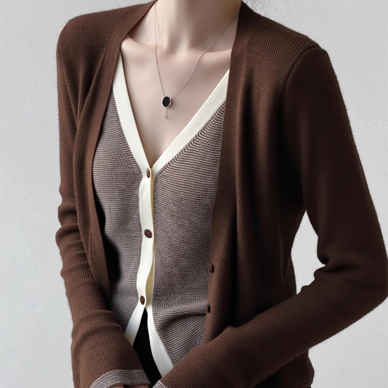 Fake Two-Piece Knitwear for Women Korean Style Retro Small Fragrant Coffee Color V Neck Long-Sleeved Slim Cardigan Knitwear Bottoming Shirt Winter