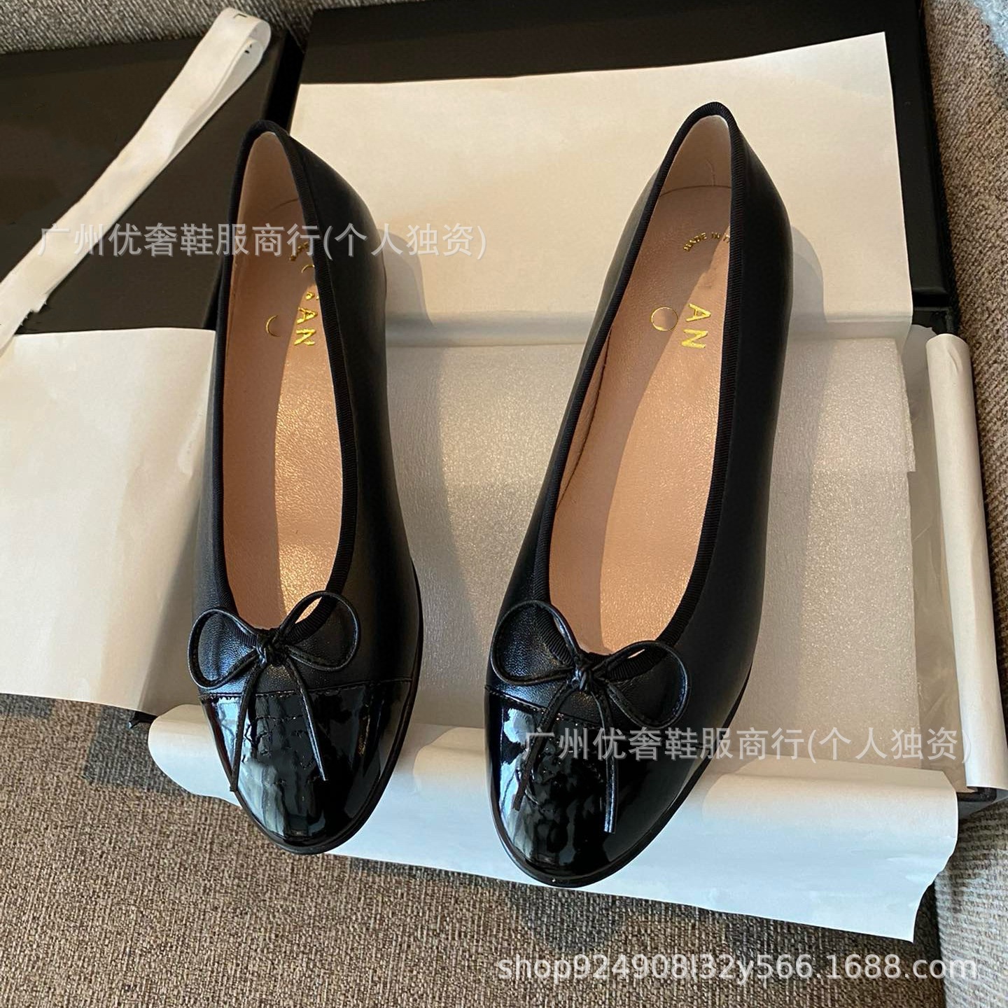 블랙 페이턴트 가죽 헤드