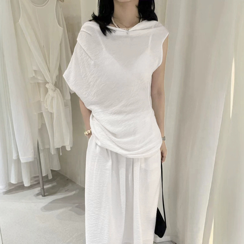 Love and Nancy Thirteen Lines 2026 Summer Korean Style Asymmetrical Shoulder Cut Pleated Design Slim Fit Solid Color T-Shirt 04322