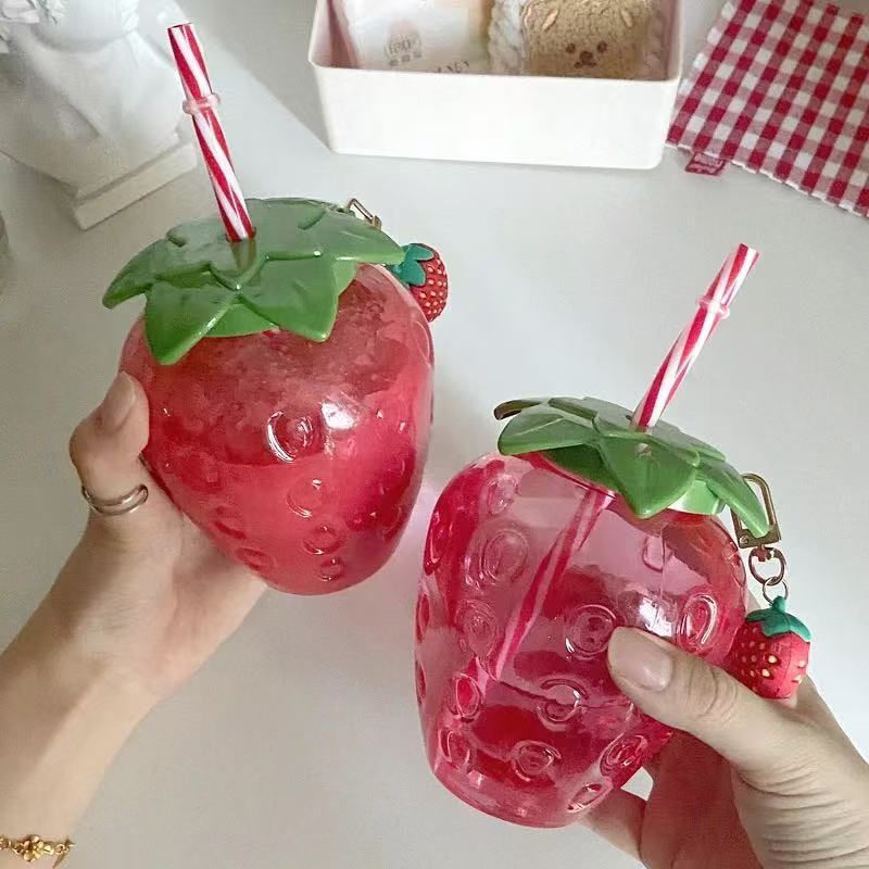 Factory Direct Sales Internet Celebrity Popular Pet500Ml Strawberry Cup Ins Style Cartoon Pineapple Cup Creative Straw Fruit Cup