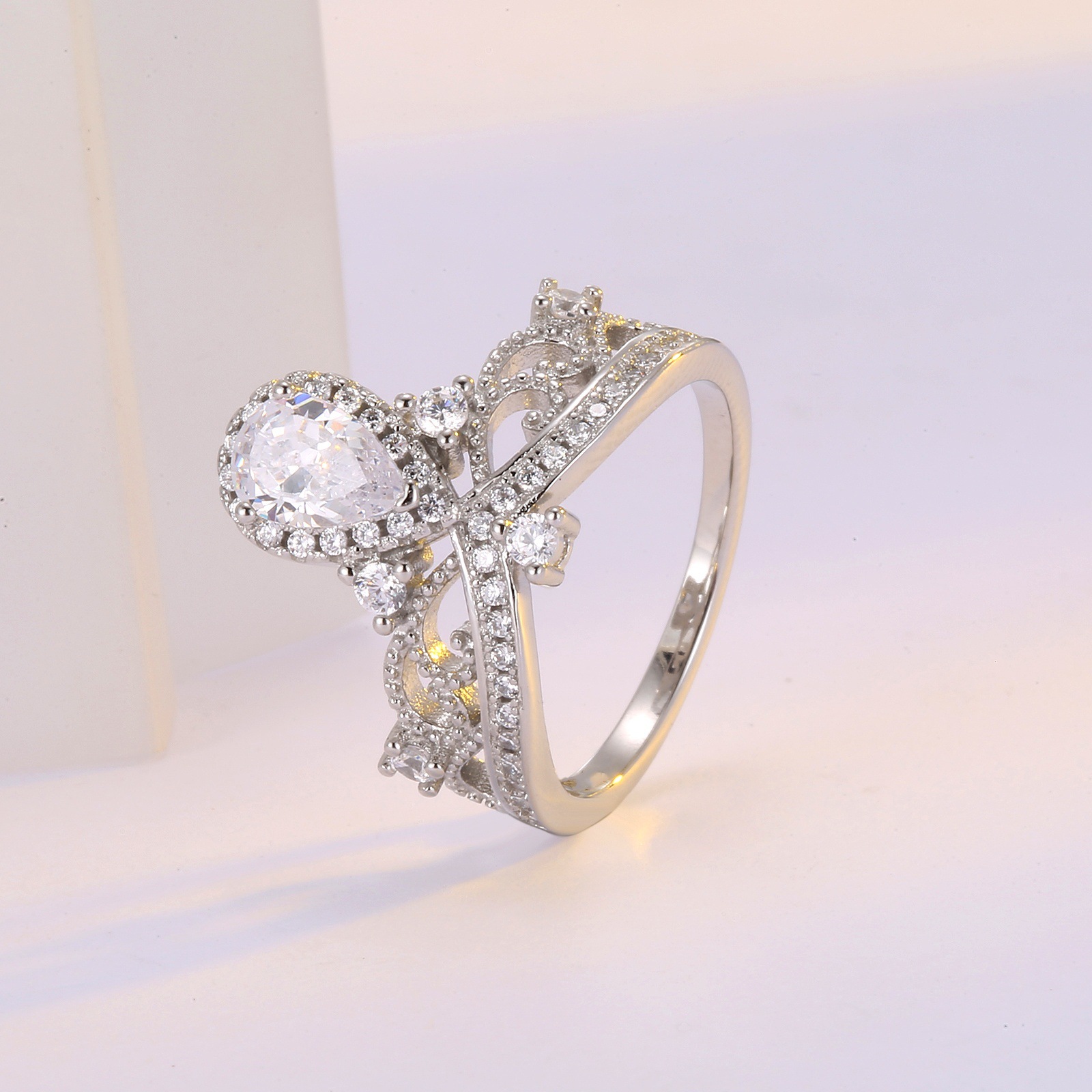 New Star Live Group Set Drop-Shaped Diamond Women's Ring Crown Eight Heart Eight Arrows Diamond Ring Shaped Wedding Ring