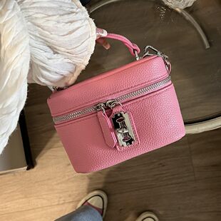 Shoulder bag, one-shoulder bag, high-end