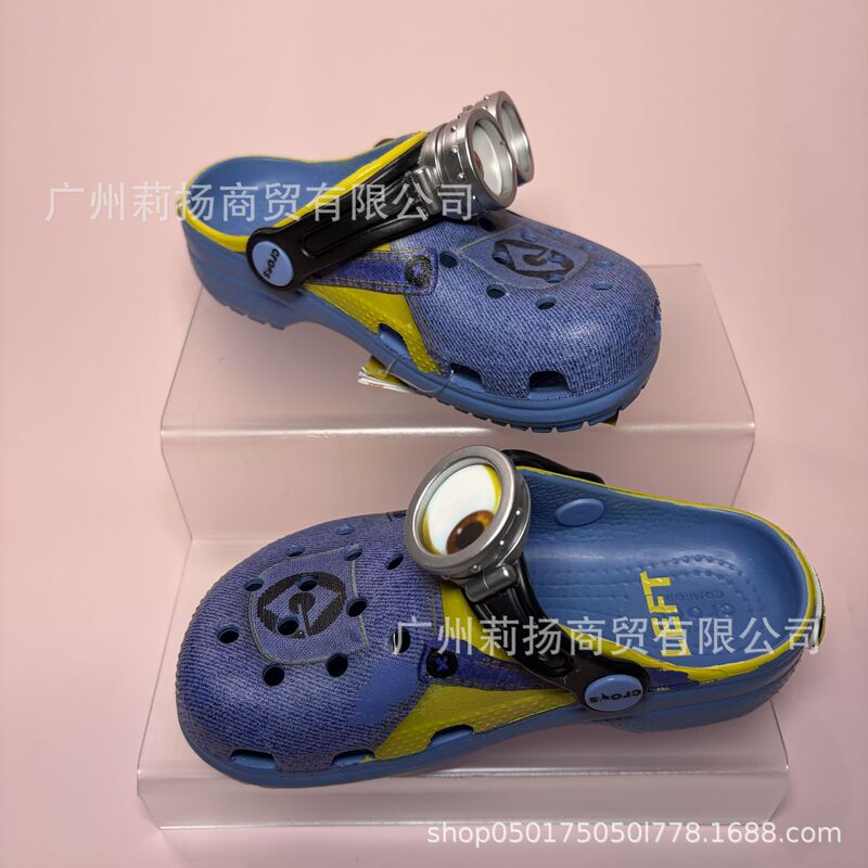 Cartoon Minions with Glasses, Hole-In-The-Wall Style Shoes, Parent-Child Outdoor Comfortable Beach Shoes, Soft-Soled Wear-Resistant Slippers Wholesale Cartoon Minions with Glasses, Hole-In-The-Wall Style Shoes, Parent-Child Outdoor Comfortable Beach Shoes, Soft-Soled Wear-Resistant Slippers Wholesale
