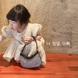 女孩包包韩版ins新款时尚链条水钻儿童手拎斜挎腋下包亲子配饰包