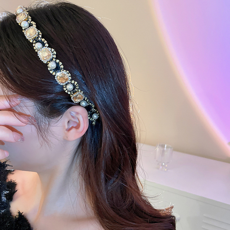 Daily Occasion Alloy Material Women's Retro Square Alloy Inlay Pearl Zircon Hair Band