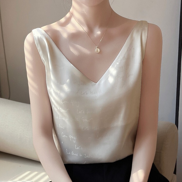 2024 Spring and Summer New Satin Jacquard V Neck Imitation Silk Vest Suspender Women's Niche Loose Elegant Style Short-Sleeved T-Shirt