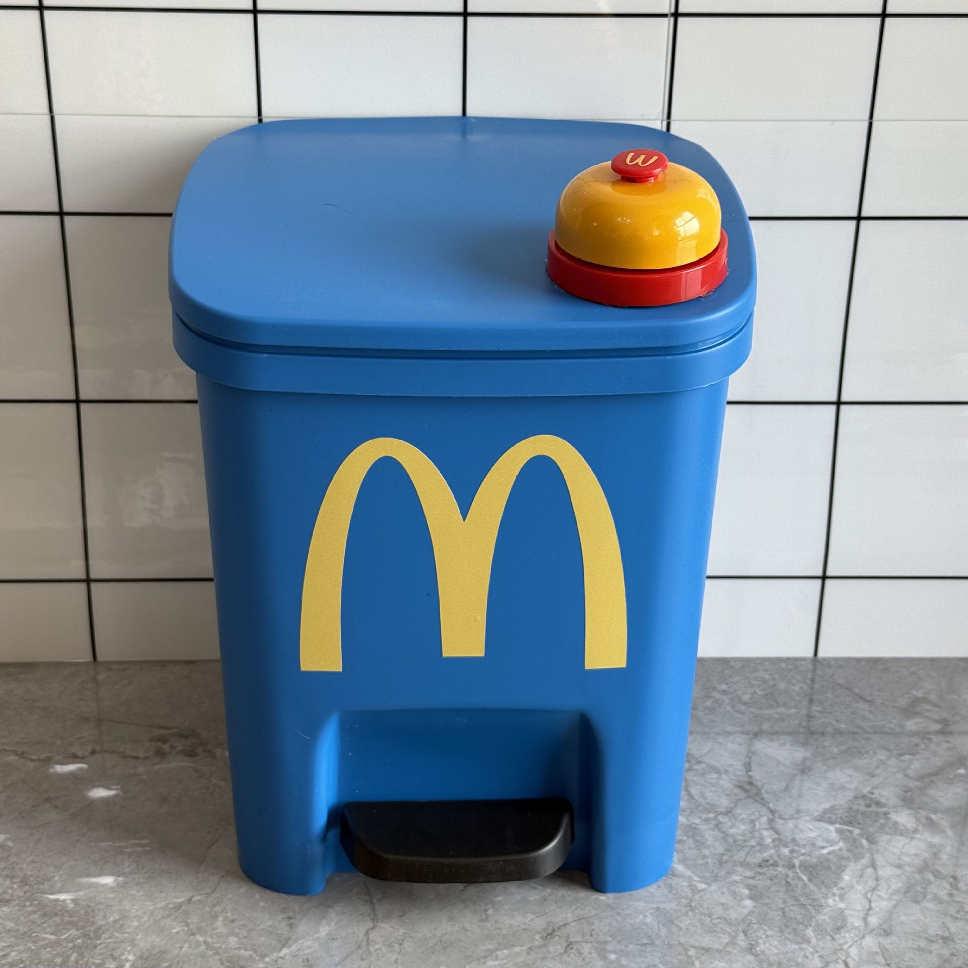 Botella de basura de trigo y trigo pie pie con cubierta encantadora sala de estar familiar dormitorio silencioso baño de gran capacidad cocina