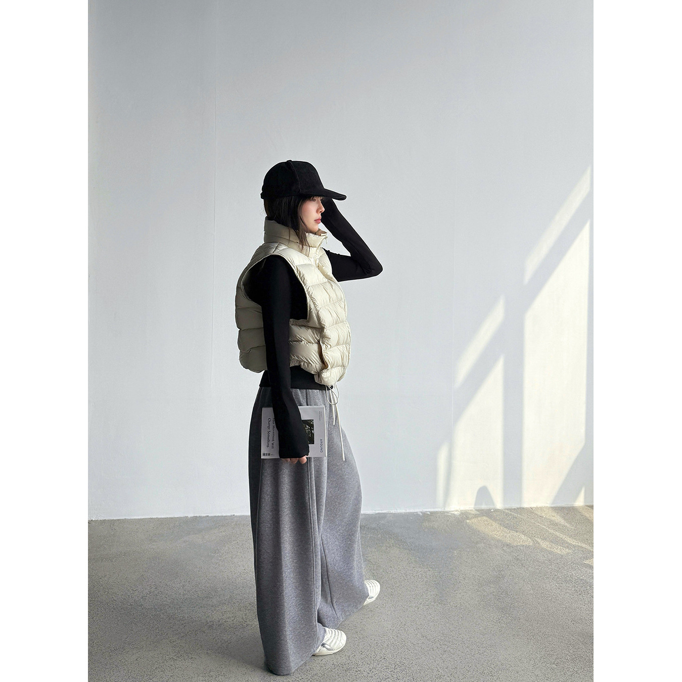 【王琪芝】白鸭绒立领抽绳设计无袖马甲女冬排骨羽绒服背心WQ038