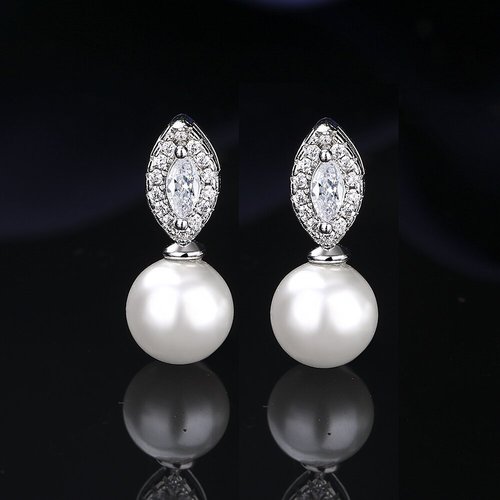 New Korean Pearl Micro-set Zirconia Tassel Design Choker Necklace with a Touch of Elegance, Stylish and Versatile Jewelry Set Including Necklace and Earrings