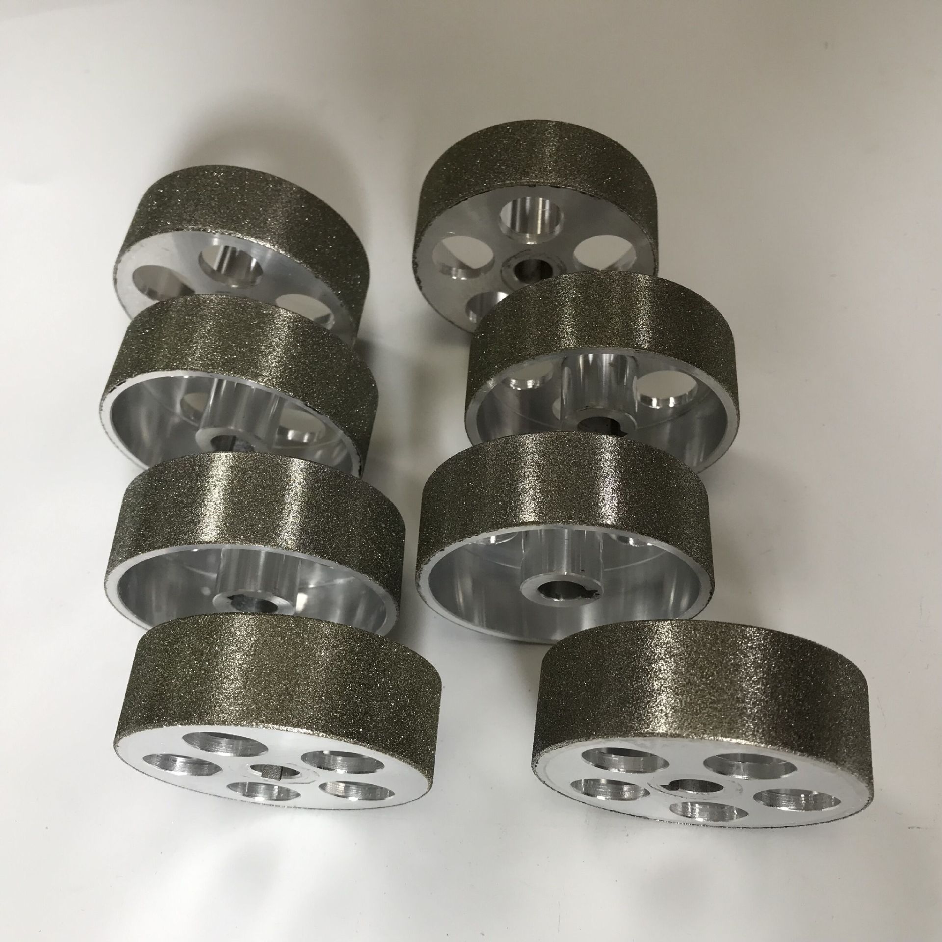 专业生产电镀砂轮，磨海绵砂轮，金刚砂轮，表面电镀喷砂工艺