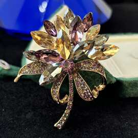欧美轻奢重工彩色手捧花胸针优雅精致大气水晶花胸花西装配饰别针