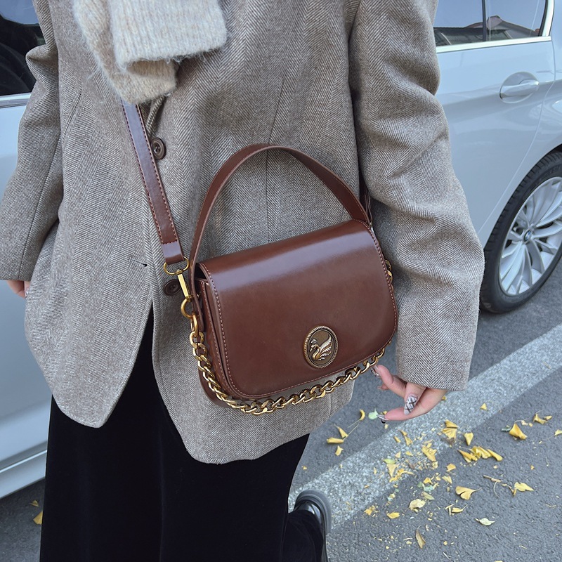 Bolso de cadena de celebridad exquisita 2025, bolso de mano de verano de alta calidad, bolso de hombro, bolso retro de mujer.