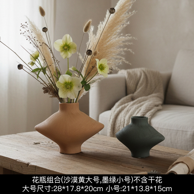 リビングルームの置物は軽くて豪華で高級な雰囲気のお酒棚の装飾品です。