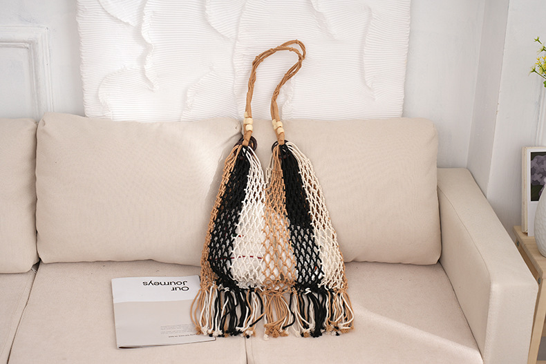 Women's Medium Cotton Rope Color Block Vacation Beach Tassel Weave Bucket Open Straw Bag display picture 7