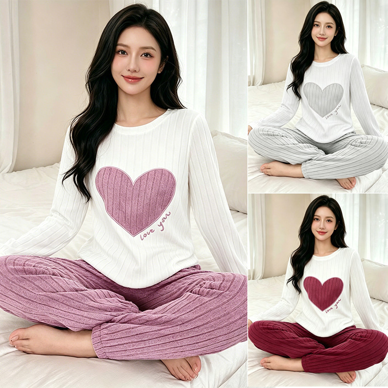 Cross-border heart-patterned color-blocked embroidered fleece pajamas for women, long-sleeved loose-fitting home wear that can be worn outside, foreign trade Cross-border heart-patterned color-blocked embroidered fleece pajamas for women, long-sleeved loose-fitting home wear that can be worn outside, foreign trade