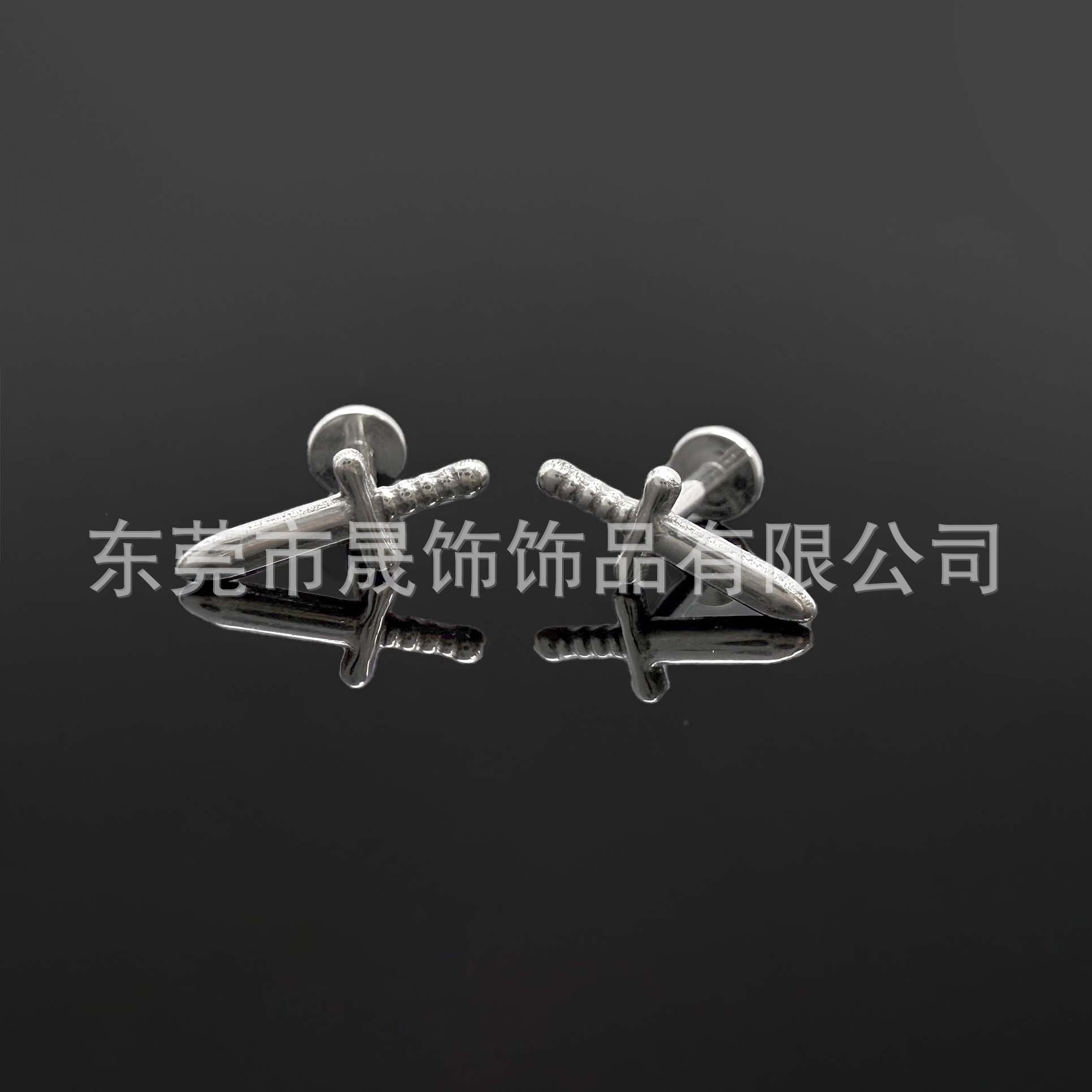 F136 Titanium 匕首 Labret Stud Ear Stud Nose Stud 欧美 Cross 剑 G23 Implant Grade Titanium Piercing Jewelry Accessories