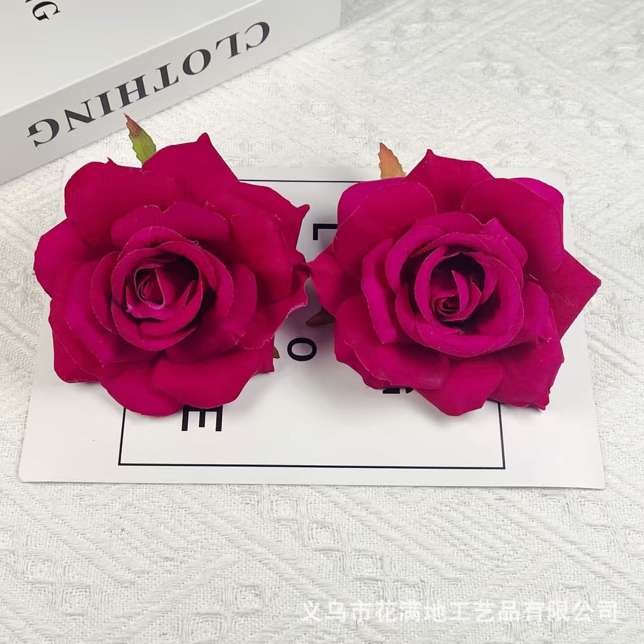Rosa de Terciopelo Artificial de Seda Alta Simulación para Escenas de Bodas y Arcos