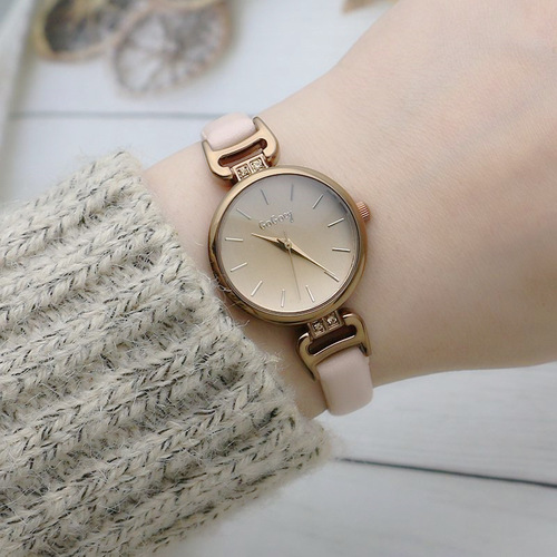 Factory direct sales Japanese and Korean small plate thin watch strap ladies watch belt fashion trend watch live female watch 193