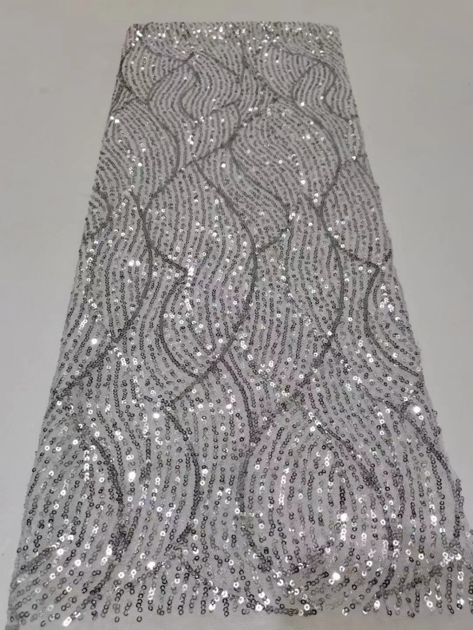 Nuevo en stock sequined tela onda patrón moda vestido ropa de los niños pettiskirt lentejuelas encaje JX2329