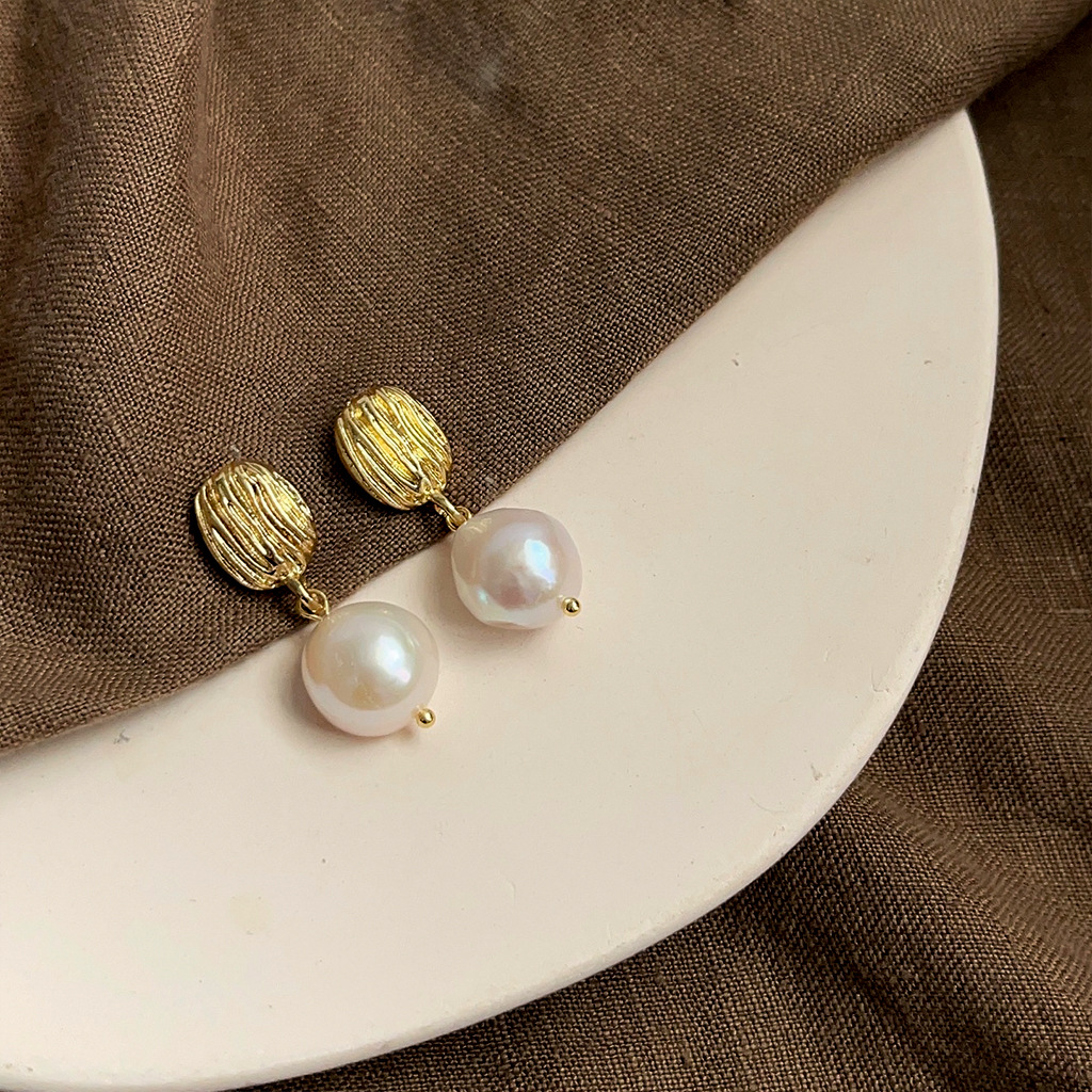 1 Pair Elegant Retro Geometric Freshwater Pearl Earrings display picture 14