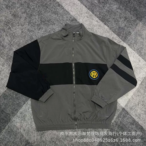 26-27 Inter Milan long-sleeved windproof jacket, retro training and match-day outfit, pre-match football jacket, windproof and waterproof