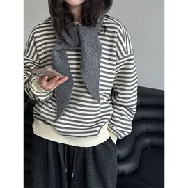 女式衬衫;女式T恤;半身裙