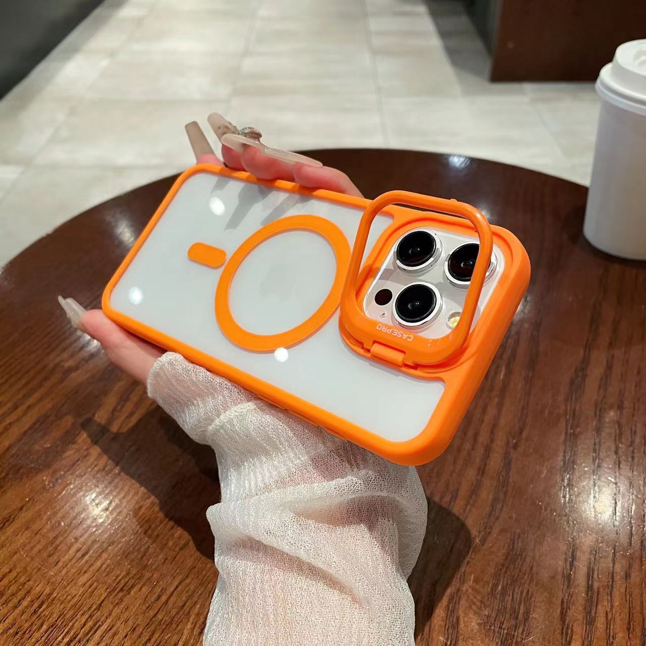 주황색 + 자기 흡입