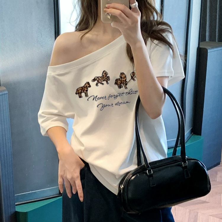 White Casual Off-Shoulder T-Shirt for Women, Summer Style with One-Shoulder Design, American-Style Pony Print Short-Sleeve Top
