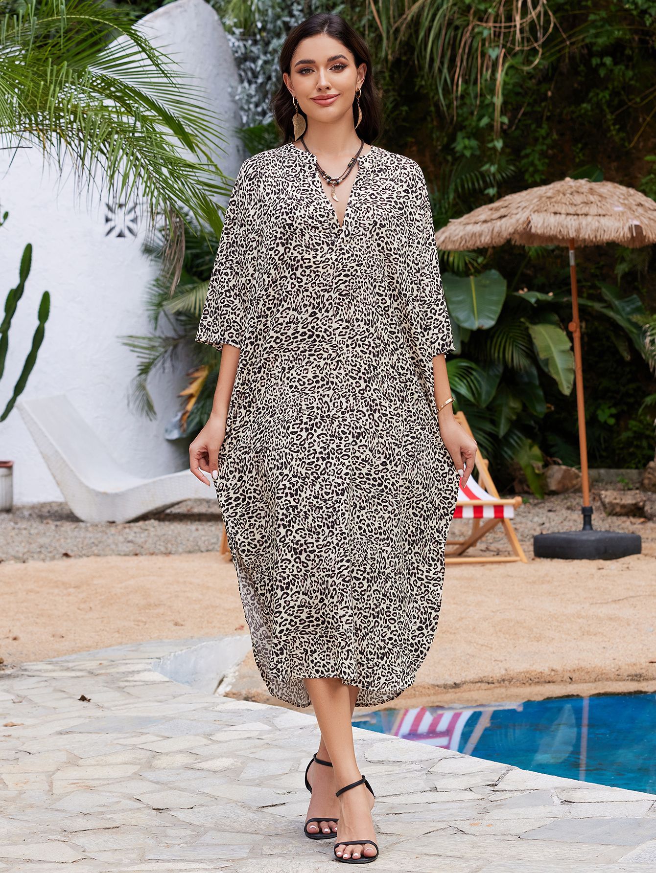 Camisas de cuello en v transfronterizas europeas y estadounidenses explotaron camisas de playa sueltas de vacaciones bikini camiseta protector solar bañador MB298