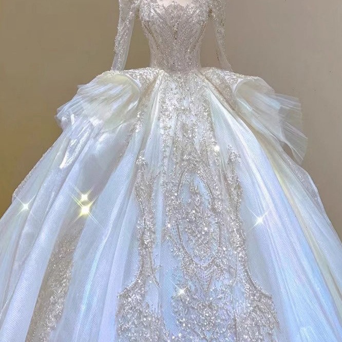Long-Sleeve Main Wedding Dress 2025 New Model for Brides, Heavy Craftsmanship, Large Train, V-Neck, Starry Sky, Petite Women's French-Style Light Wedding Gown