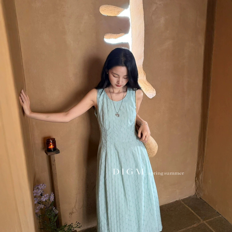 The Popular Hit Continues: 【Digm】 French-Style Elegant and Simple Solid Color Tencel Textured Waist-Cinching Slimming Dress The Popular Hit Continues: 【Digm】 French-Style Elegant and Simple Solid Color Tencel Textured Waist-Cinching Slimming Dress