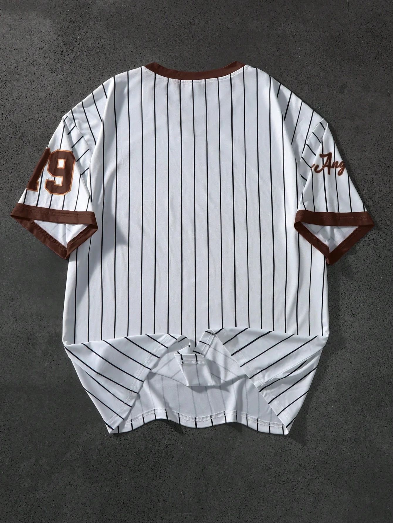Herr t-shirt med v-ringning och retro baseball tryck sportig_voghion.com