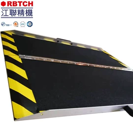 其他行业专用;轨道交通器材;金属建材