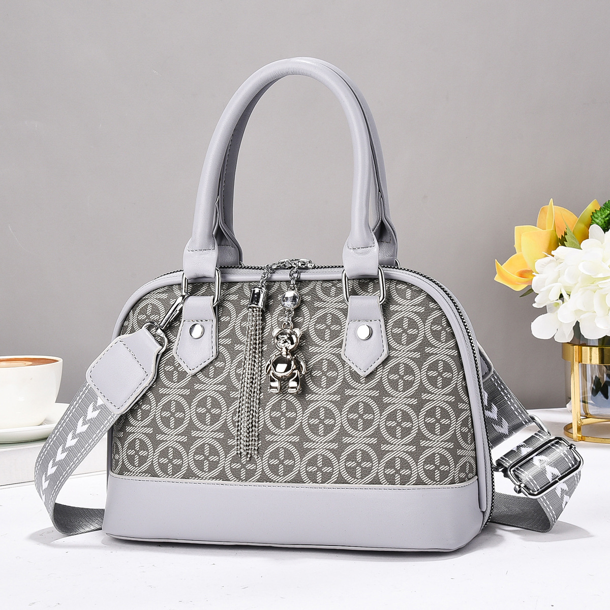 Material floral gris