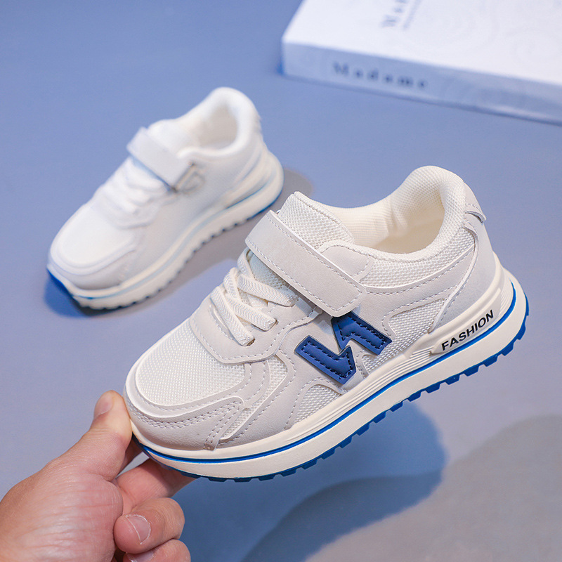 男の子スポーツシューズ 2025 春と秋の新しい子供用ランニングシューズファッショナブルで多用途なメッシュ通気性のある小学生の靴|undefined