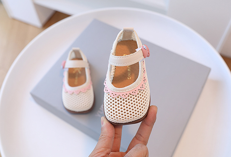 2022 neue Prinzessin Mode Kinder atmungsaktive Mesh-Schuhe Blume flacher Mund Mädchen Sandalen 1-3 Jahre alt_voghion.com