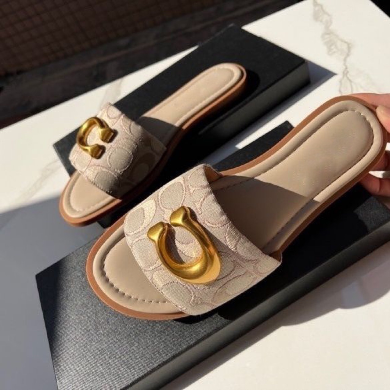 2025 verano nuevo comercio exterior zapatos de lona de mujer zapatillas de fondo plano casual universal moda moda zapatillas de piel suave image 2