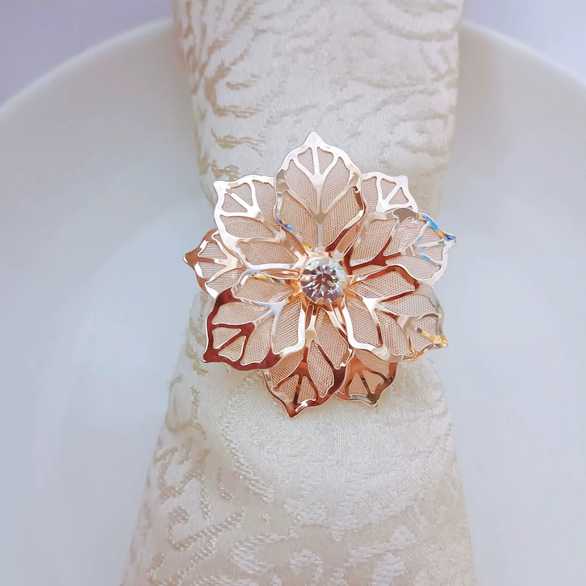 High-end paper napkins, fashionable metal copper ring for hotel, flowered, wholesale