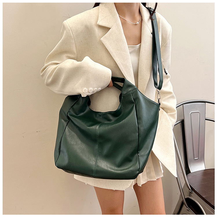 Cross-border large-capacity women's 2024 new style fashionable retro single-shoulder crossbody bag, trendy and simple commuter tote bag undefined