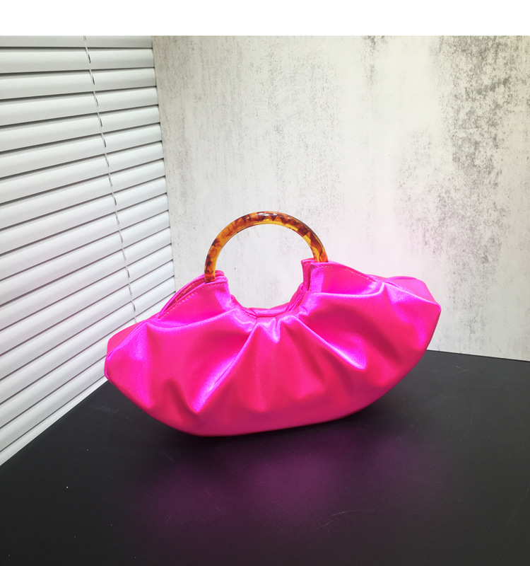 Mujeres Satín Color Sólido Estilo Vintage Estilo Clásico Cuadrado Hebilla Magnética Bolsas En Forma De Nube display picture 12